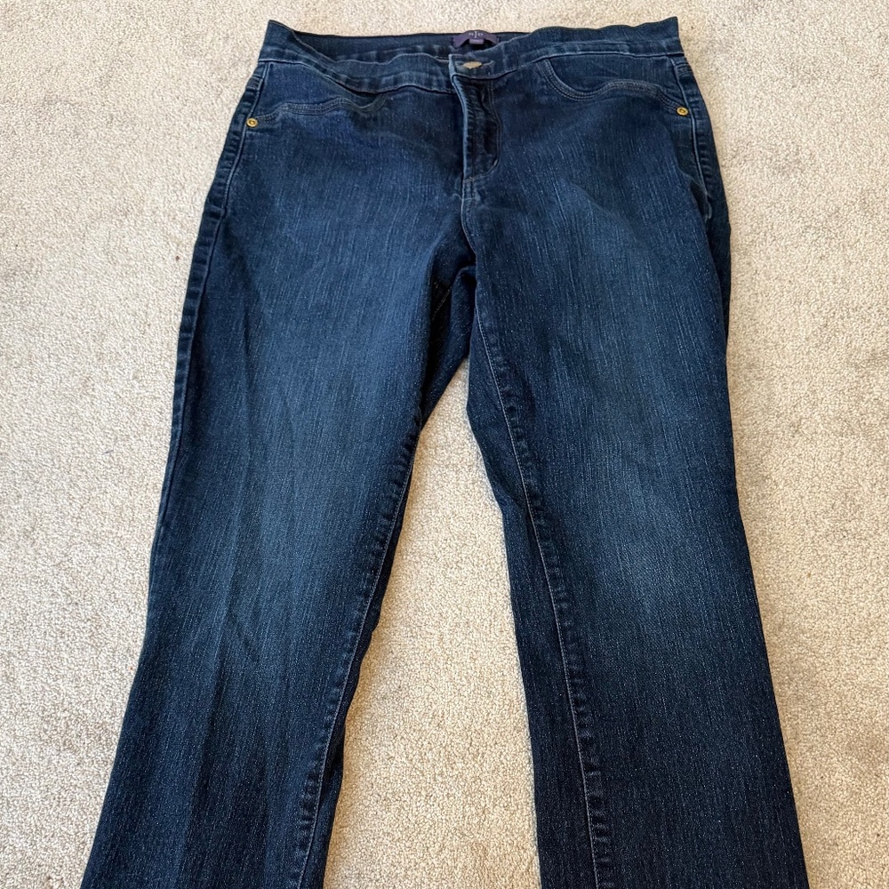 NYDJ size 10 slight shimmer thread